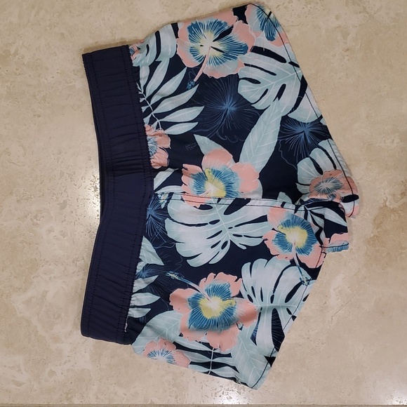 Roxy Girls Board Shorts - Picture 2 of 3